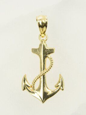 10k Anchor with Rope Pendant